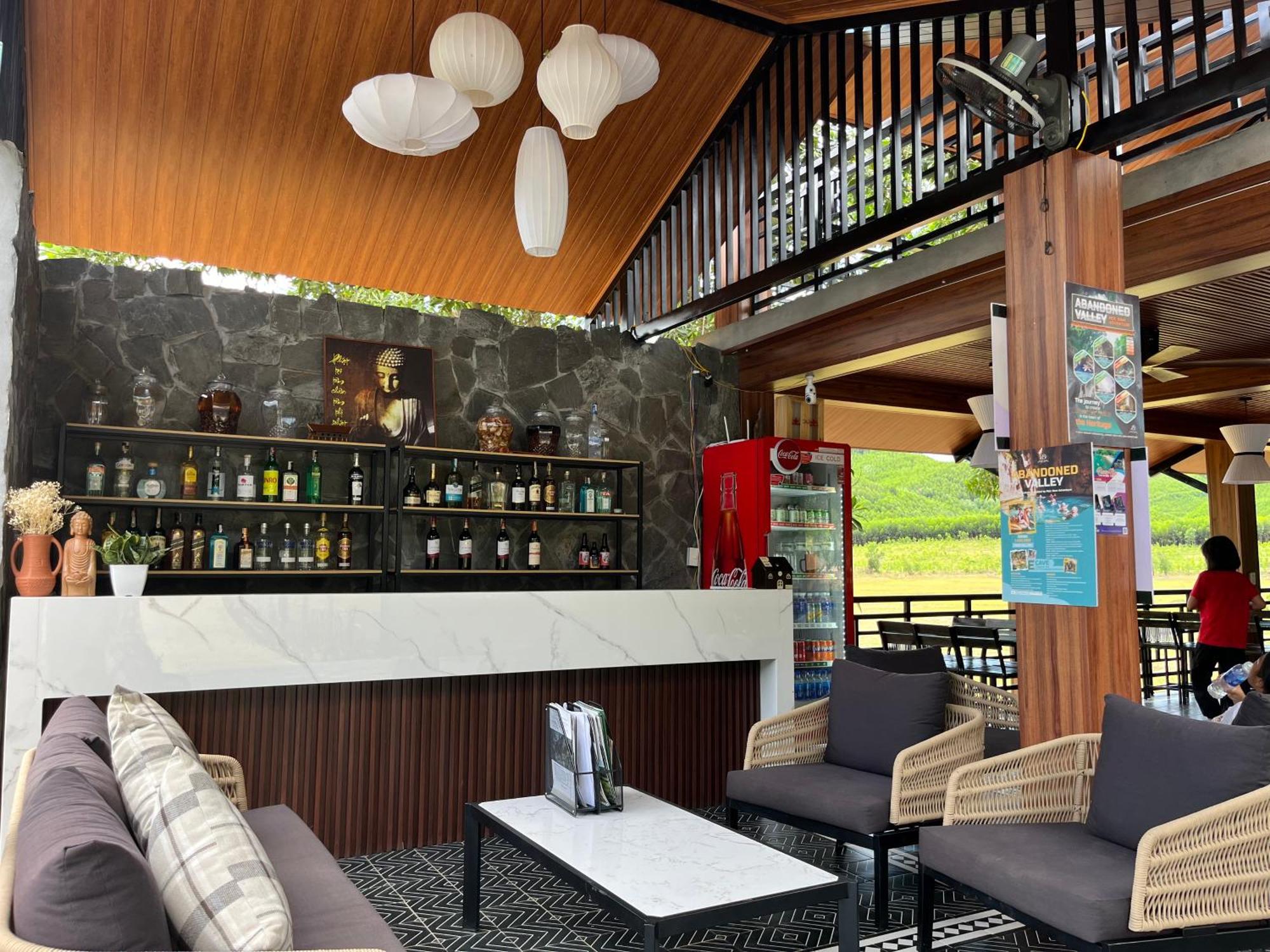 Nguyen Shack Retreat Resort Phong Nha Buitenkant foto