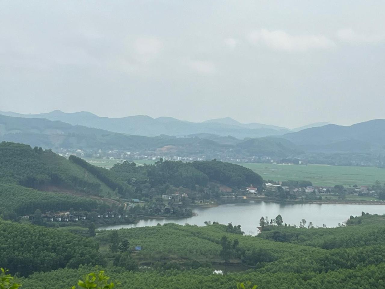 Nguyen Shack Retreat Resort Phong Nha Buitenkant foto